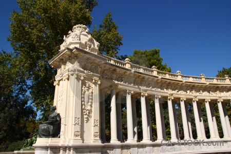 Alfonso monument tree spain europe.