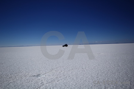 Altitude salar de uyuni car salt 4x4.