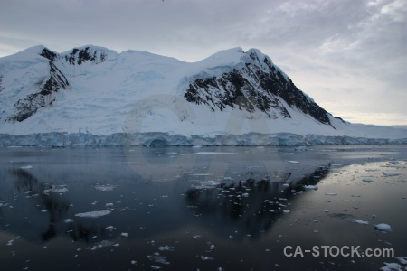 Antarctica ice cloud snow gunnel channel.