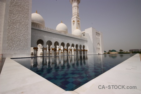 Arabic water building abu dhabi mosque.