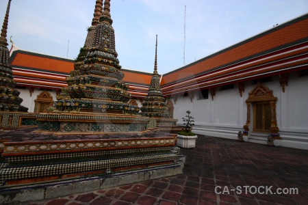 Asia buddhism wat pho building gold.