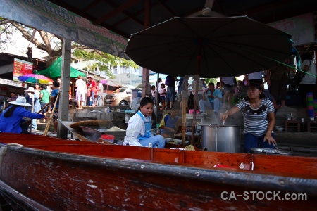 Boat building vehicle market damnoen saduak.