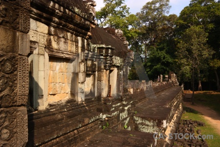 Buddhist angkor thom unesco sky block.