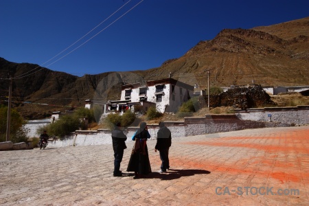 Buddhist gendun drup tibet altitude hill.