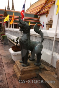 Buddhist statue flag thailand wat pho.