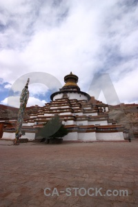 Building buddhism tree gyantse kumbum.