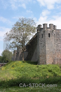 Building green castle.