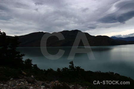 Chile circuit trek water torres del paine patagonia.