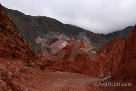 Cliff purmamarca cerro de los siete colores rock salta tour.