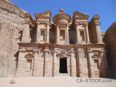 Column ad deir pillar cliff nabataeans.