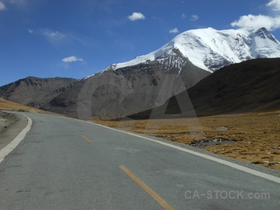 Dry plateau east asia himalayan road.