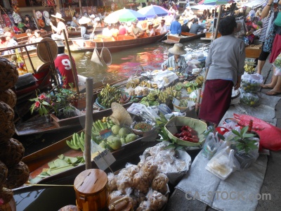 Fruit food floating boat ton khem.