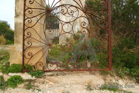 Gate object brown texture green.