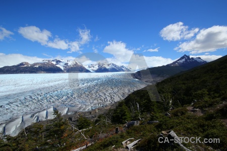 Glacier grey day 3 snow sky torres del paine.