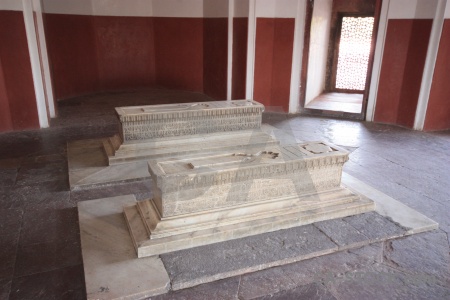 Humayuns tomb mughal south asia marble inside.