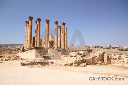 Jarash column historic block artemis.