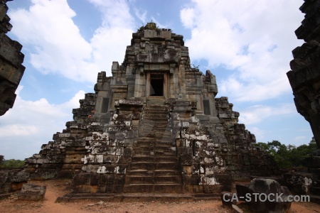 Lichen building ruin angkor asia.