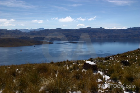 Mountain andes laguna lagunillas grass crucero alto.