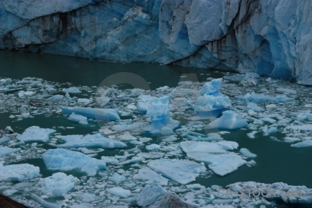 Perito moreno lago argentino terminus patagonia ice.