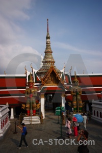 Person building sky wat phra si rattana satsadaram southeast asia.