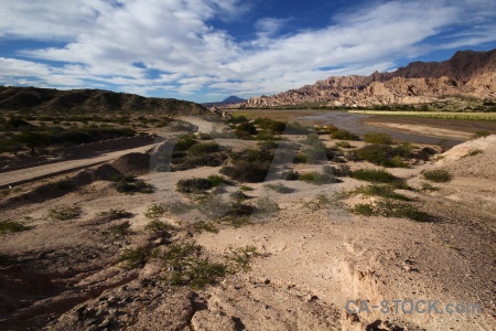 River rock mountain sky salta tour 2.