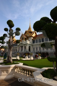 Royal palace sky temple grand tree.