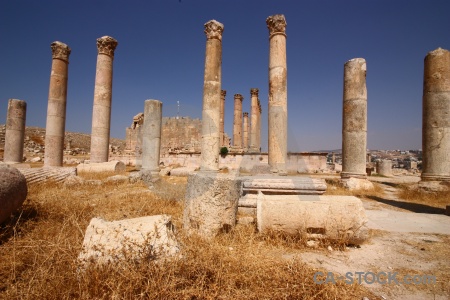 Ruin jarash pillar gerasa archaeological.