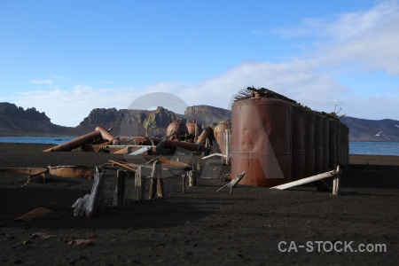 Sand whalers bay deception island volcano cloud.