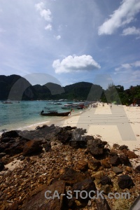 Sea phi island vehicle mountain loh dalam bay.