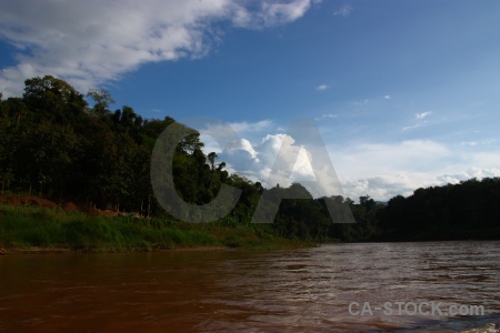 Sky cloud laos ban en river.