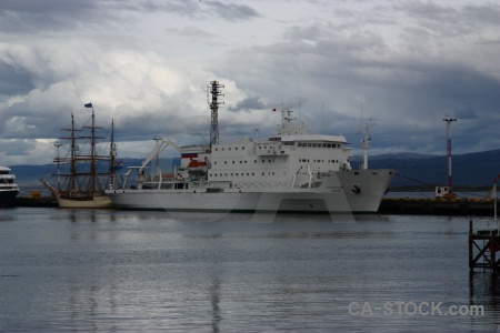 Sky port akademik ioffe boat ship.