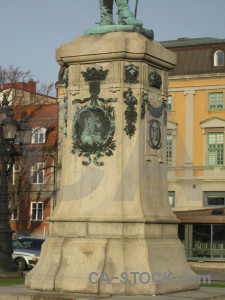 Statue structure.