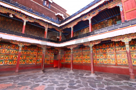 Tashilhunpo monastery altitude buddhism archway xigatse.