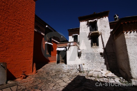 Tashilhunpo monastery gendun drup altitude east asia xigatse.