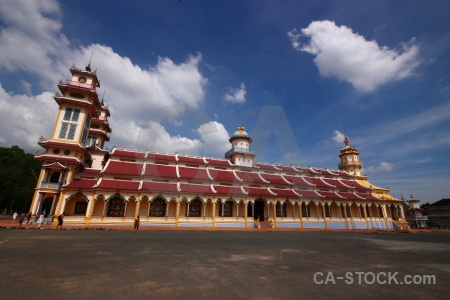 Temple tay ninh toa thanh holy see pillar.