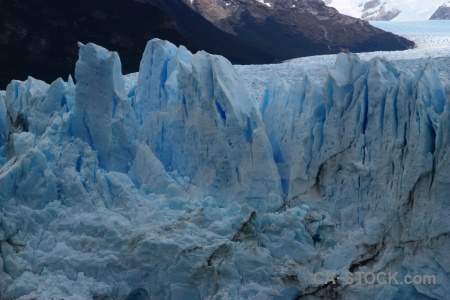 Terminus perito moreno mountain south america ice.