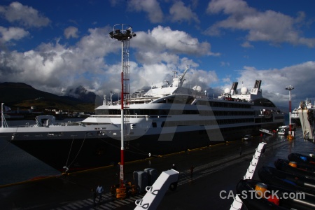 Tierra del fuego vehicle cloud ship day 1.