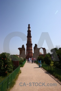 Tower path sky qutab minar railing.