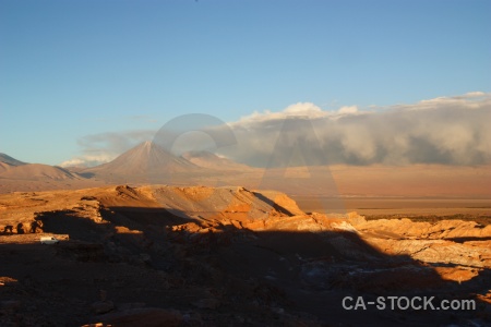 Valley of the moon licancabur sky volcano cordillera de la sal.