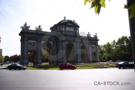 Vehicle europe plaza independencia archway tree.