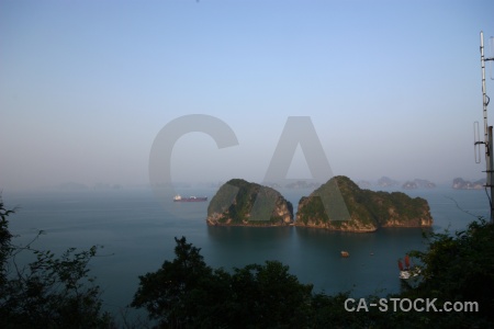 Vinh ha long vehicle bay vietnam unesco.