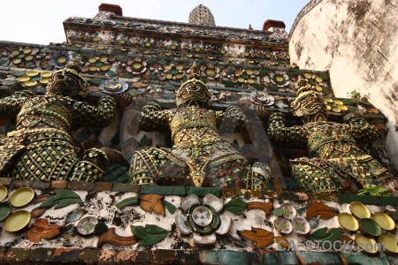 Wat arun buddhist southeast asia yaksha temple.