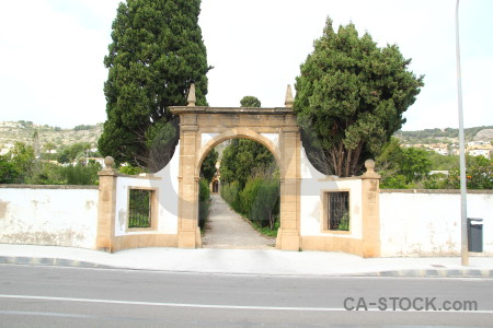 White archway green.